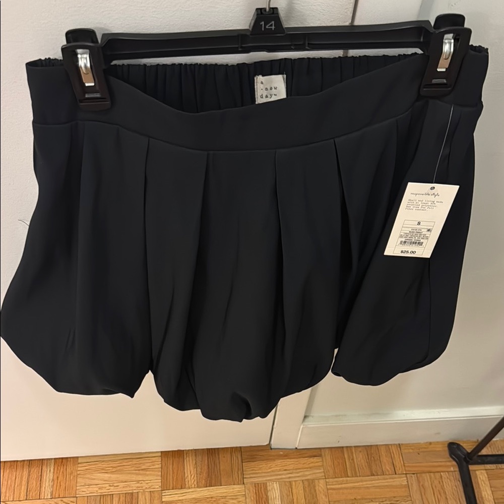 Black Pleated bubble hem skirt
